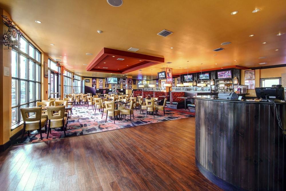 Holiday Inn Arlington Northeast By Ihg Exterior photo