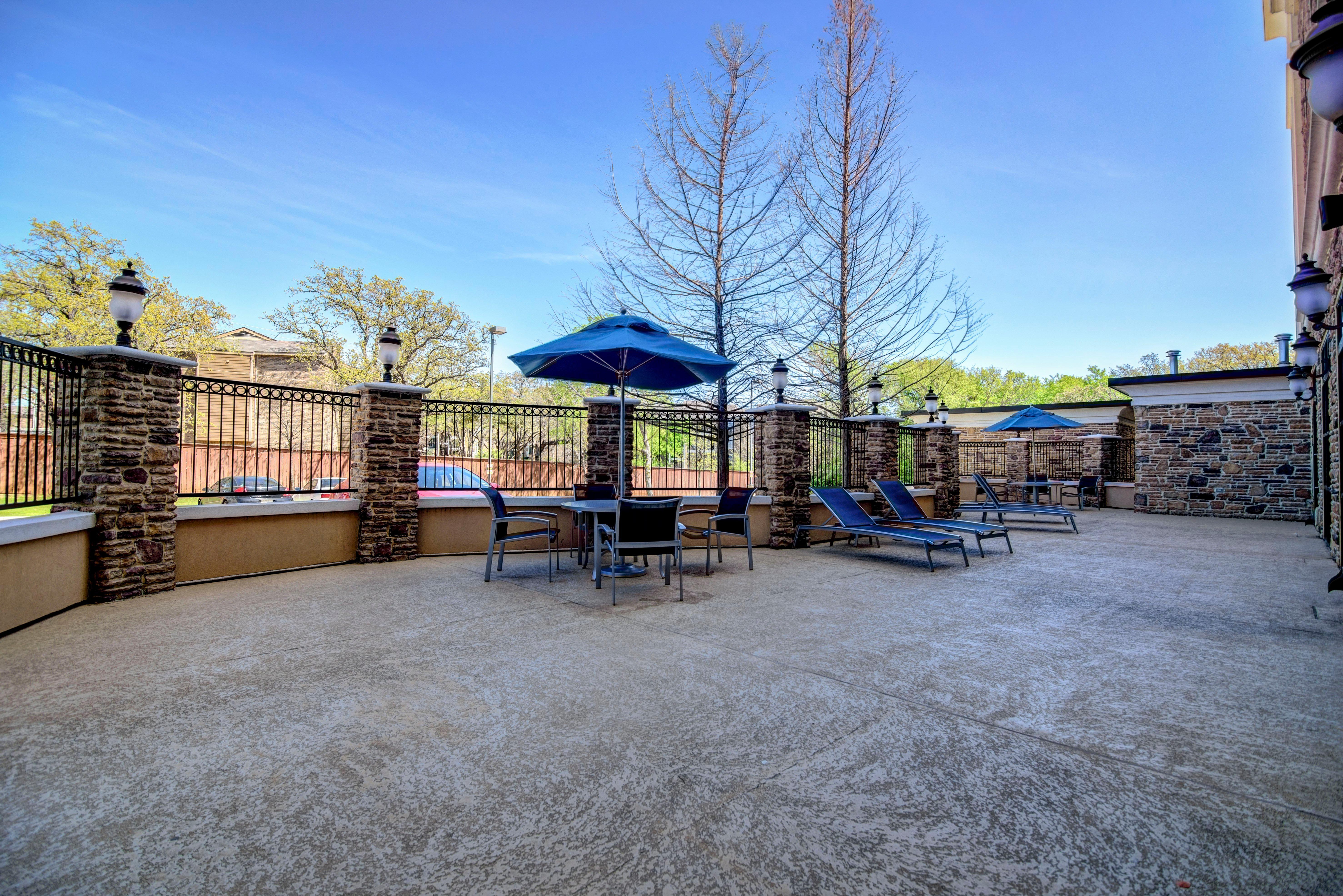 Holiday Inn Arlington Northeast By Ihg Exterior photo